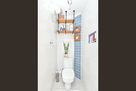 Apartamento à venda com 83m², 3 quartos e sem vaga Apartamento à venda com 83m², 3 quartos e sem vagaBanheiro de serviço