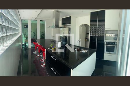 Casa à venda com 4 quartos, 400m² em Interlagos, São Paulo