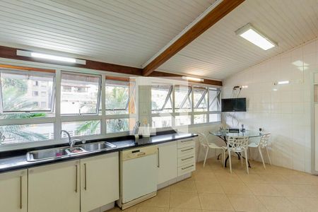 Casa à venda com 400m², 3 quartos e 6 vagas