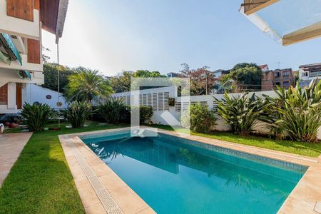 Casa à venda com 400m², 3 quartos e 6 vagas