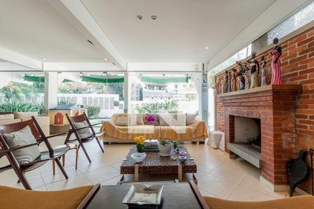 Casa à venda com 400m², 3 quartos e 6 vagas