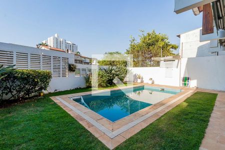 Casa à venda com 400m², 3 quartos e 6 vagas
