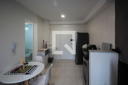 Sala / Cozinha de kitnet/studio à venda com 2 quartos, 33m² em Parque Fongaro, São Paulo