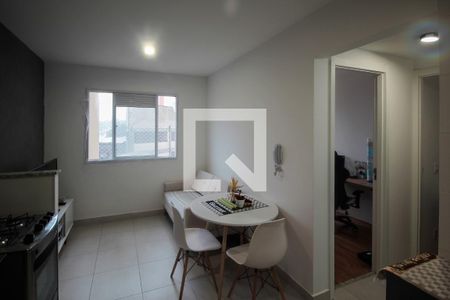 Sala / Cozinha de kitnet/studio à venda com 2 quartos, 33m² em Parque Fongaro, São Paulo