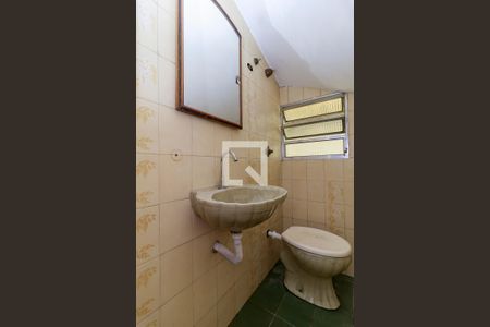 Lavabo  de casa para alugar com 4 quartos, 150m² em Jardim das Acácias, São Paulo