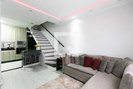 Sala de casa de condomínio para alugar com 3 quartos, 72m² em Vila Carmosina, São Paulo