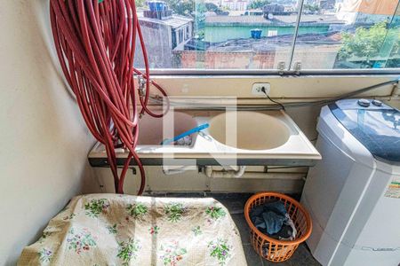 Casa à venda com 600m², 3 quartos e 4 vagas Casa à venda com 600m², 3 quartos e 4 vagasCorredor lateral Lavanderia