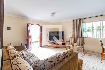 Sala de casa à venda com 3 quartos, 600m² em Rio Pequeno, São Paulo