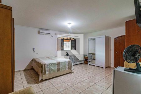 Casa à venda com 600m², 3 quartos e 4 vagas Casa à venda com 600m², 3 quartos e 4 vagasSuite 1