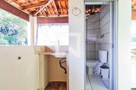 Casa à venda com 600m², 3 quartos e 4 vagas Casa à venda com 600m², 3 quartos e 4 vagasBanheiro externo