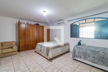 Casa à venda com 600m², 3 quartos e 4 vagas Casa à venda com 600m², 3 quartos e 4 vagasSuite 1