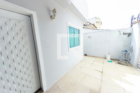 Casa de condomínio para alugar com 230m², 3 quartos e 2 vagasQuintal