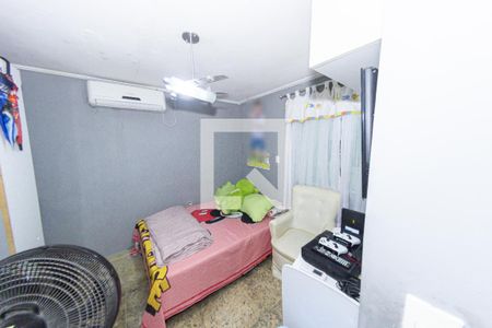 Casa de condomínio para alugar com 230m², 3 quartos e 2 vagasQuarto
