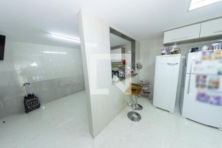 Casa de condomínio para alugar com 230m², 3 quartos e 2 vagasCozinha