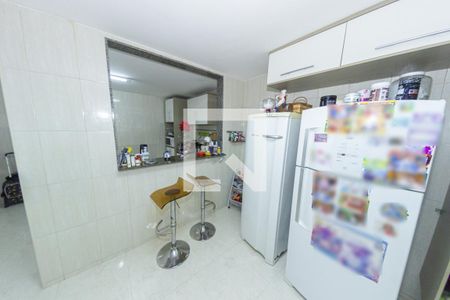 Casa de condomínio para alugar com 230m², 3 quartos e 2 vagasCozinha