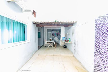 Casa de condomínio para alugar com 230m², 3 quartos e 2 vagasQuintal