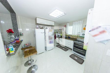 Casa de condomínio para alugar com 230m², 3 quartos e 2 vagasCozinha