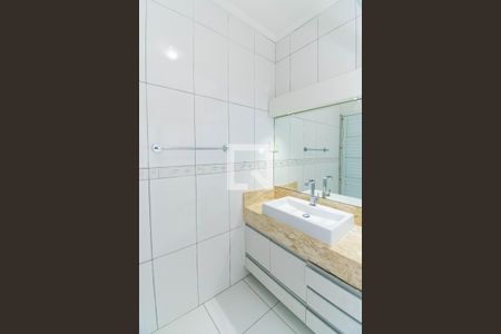 Casa à venda com 300m², 4 quartos e 2 vagas Casa à venda com 300m², 4 quartos e 2 vagasBanheiro da Suíte 3