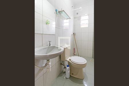 Banheiro de casa para alugar com 1 quarto, 32m² em Jardim Monte Azul, São Paulo