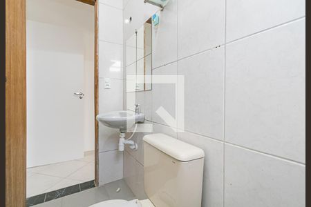 Banheiro de casa para alugar com 1 quarto, 32m² em Jardim Monte Azul, São Paulo