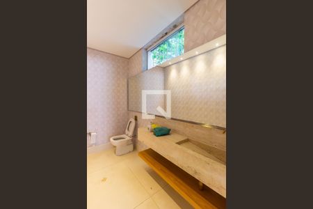 Lavabo de casa para alugar com 4 quartos, 400m² em Jardim Jussara, São Paulo