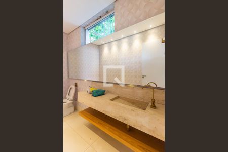 Lavabo de casa para alugar com 4 quartos, 400m² em Jardim Jussara, São Paulo