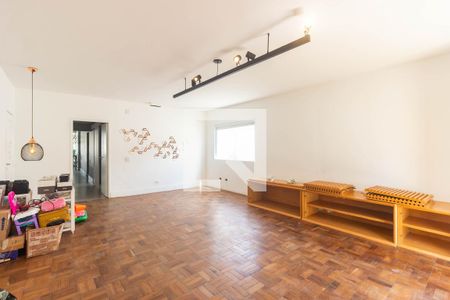 Casa para alugar com 4 quartos, 400m² em Jardim Jussara, São Paulo