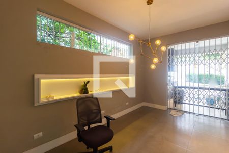 Escritório de casa para alugar com 4 quartos, 400m² em Jardim Jussara, São Paulo