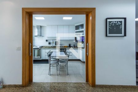 Casa à venda com 273m², 3 quartos e 8 vagas Casa à venda com 273m², 3 quartos e 8 vagasCozinha