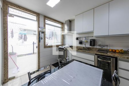 Casa à venda com 273m², 3 quartos e 8 vagas Casa à venda com 273m², 3 quartos e 8 vagasCozinha