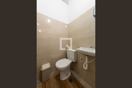 Casa à venda com 273m², 3 quartos e 8 vagas Casa à venda com 273m², 3 quartos e 8 vagasBanheiro de Serviço