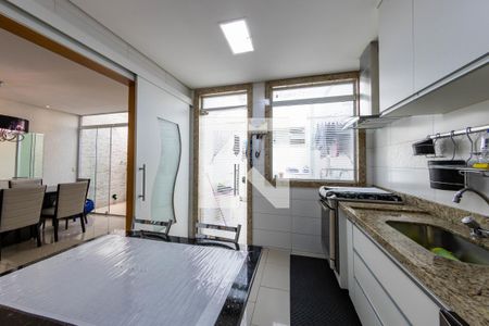 Casa à venda com 273m², 3 quartos e 8 vagas Casa à venda com 273m², 3 quartos e 8 vagasCozinha