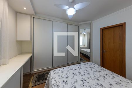 Casa à venda com 273m², 3 quartos e 8 vagas Casa à venda com 273m², 3 quartos e 8 vagasSuíte