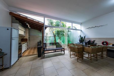 Casa à venda com 273m², 3 quartos e 8 vagas