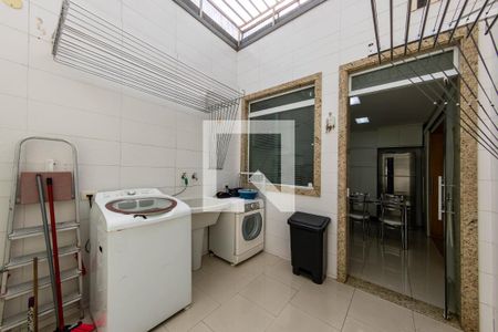 Casa à venda com 273m², 3 quartos e 8 vagas