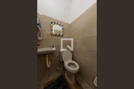 Casa à venda com 273m², 3 quartos e 8 vagas Casa à venda com 273m², 3 quartos e 8 vagasBanheiro de Serviço