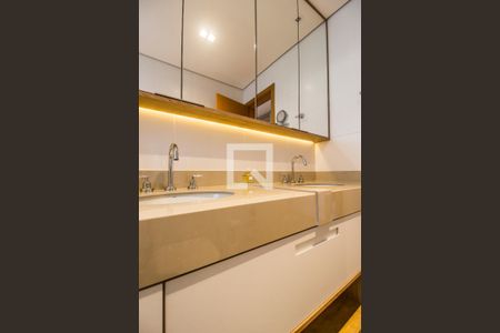 Apartamento para alugar com 136m², 3 quartos e 3 vagasBanheiro da Suíte 1