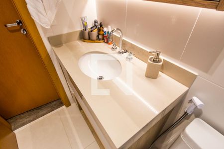 Apartamento para alugar com 136m², 3 quartos e 3 vagasDetalhe do Banheiro da Suite