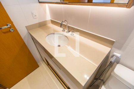 Apartamento para alugar com 136m², 3 quartos e 3 vagasDetalhe do Banheiro da Suite