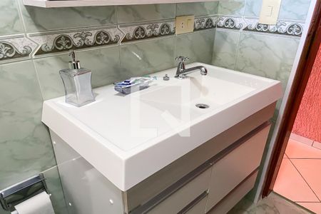 Casa à venda com 120m², 4 quartos e 1 vaga Casa à venda com 120m², 4 quartos e 1 vagaBanheiro 2