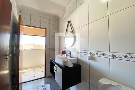 Casa à venda com 120m², 4 quartos e 1 vaga Casa à venda com 120m², 4 quartos e 1 vagaBanheiro da Suíte 2