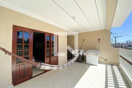 Casa à venda com 120m², 4 quartos e 1 vaga Casa à venda com 120m², 4 quartos e 1 vagaVaranda da Suíte 1