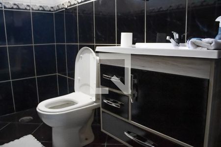 Casa à venda com 120m², 4 quartos e 1 vaga Casa à venda com 120m², 4 quartos e 1 vagaBanheiro