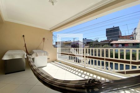 Casa à venda com 120m², 4 quartos e 1 vaga Casa à venda com 120m², 4 quartos e 1 vagaVaranda da Suíte 1