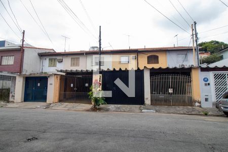 Casa para alugar com 193m², 3 quartos e 1 vaga Casa para alugar com 193m², 3 quartos e 1 vagaFachada