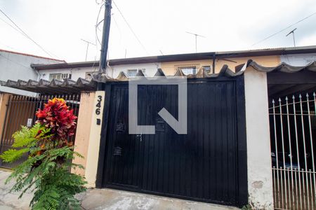 Casa para alugar com 193m², 3 quartos e 1 vaga Casa para alugar com 193m², 3 quartos e 1 vagaFachada