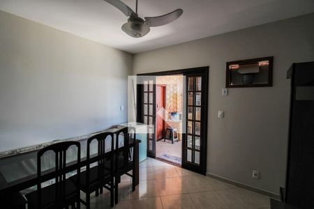 Casa de condomínio para alugar com 175m², 4 quartos e 3 vagasSuíte 2