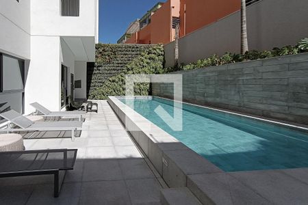 Studio à venda com 25m², 1 quarto e sem vaga Studio à venda com 25m², 1 quarto e sem vagaÁrea comum - Piscina