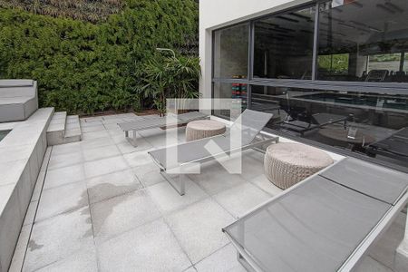 Studio à venda com 25m², 1 quarto e sem vaga Studio à venda com 25m², 1 quarto e sem vagaÁrea comum - Piscina