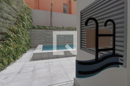 Studio à venda com 25m², 1 quarto e sem vaga Studio à venda com 25m², 1 quarto e sem vagaÁrea comum - Piscina